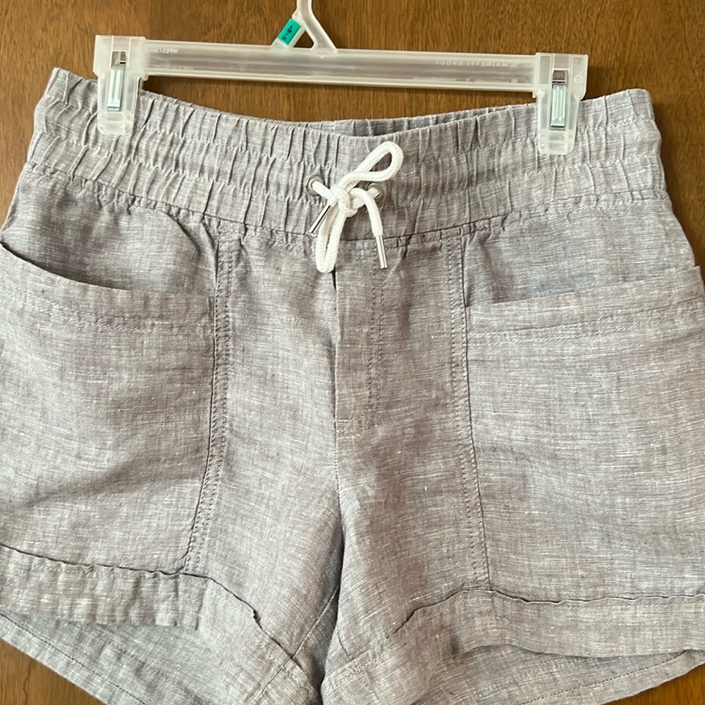 EUC Athleta Cabo 100% Linen Grey High Waisted Shorts Size 4